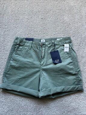 GAP Women's Sage Green Rolled-Hem Girlfriend Chino Shorts